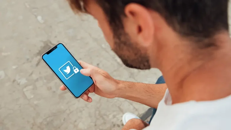 como poner la cuenta de twitter privada