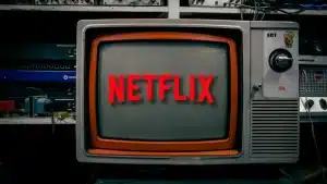 ¿Cómo puedo ver Netflix en mi TV antigua?